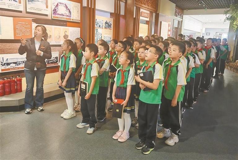 呼兰 实景研学品名著 思政润心育新人
