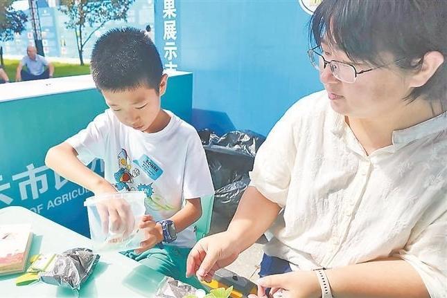 市井烟火中感受农业科技魅力
